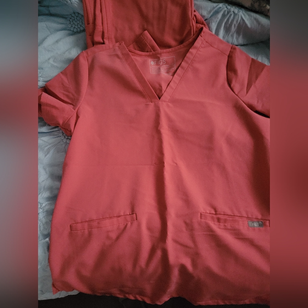 Womens Coral Figs Scrub set, medium